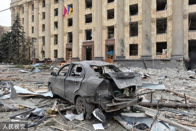 乌克兰哈尔科夫市政府大楼广场遭炮击