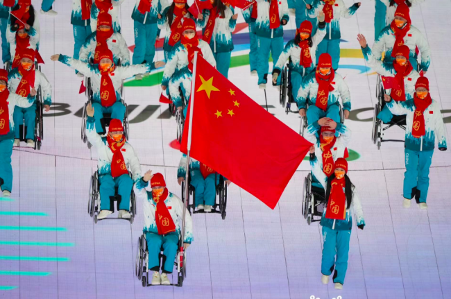开幕式上中国残奥运动员的口罩有深意