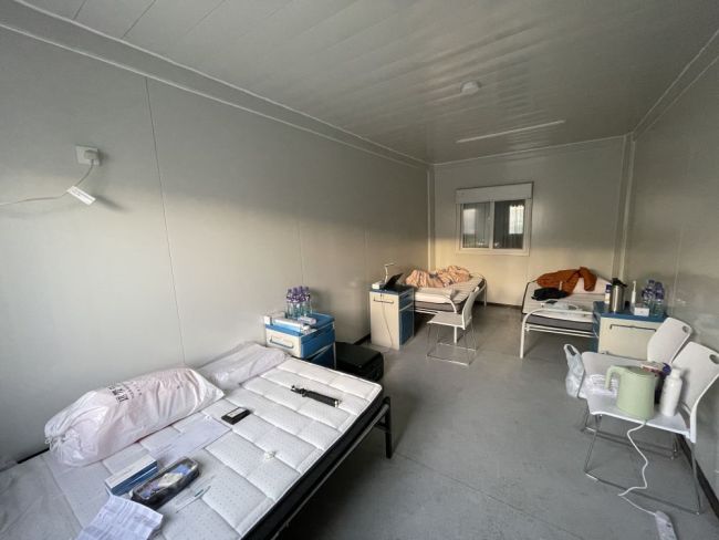 住进青衣方舱医院——一位香港新冠感染者的方舱日记