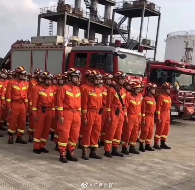 东航失事客机头等舱空姐丈夫发声：东航董事长已经去现场了