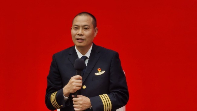 “英雄机长”刘传健履新