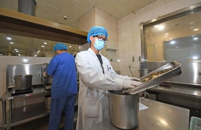 此轮疫情能否“管得住”？张伯礼最新研判