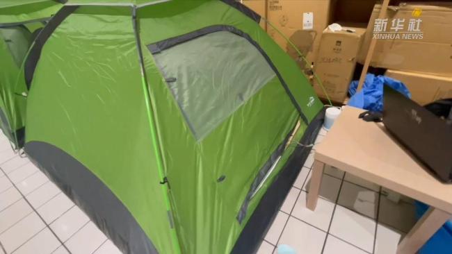 抗疫微纪录丨打地铺的帐篷是我们的“四室两厅”