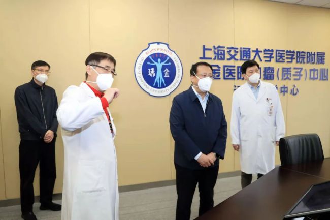 上海市长：降低重症率死亡率 全力以赴抢救生命