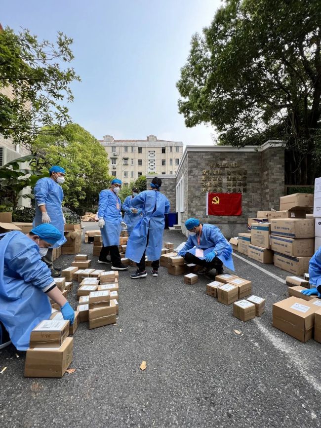 上海抗疫直击：25部私家车，建起志愿车队