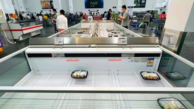 北京市民称囤货太多很后悔：超市没断货 家里菜全蔫儿了