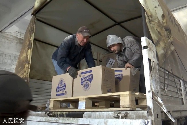 俄罗斯救援物资运抵乌克兰哈尔科夫州
