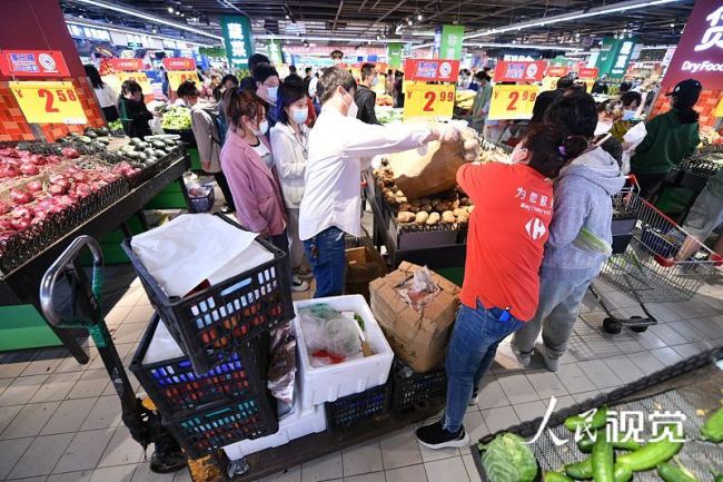 备货百余吨 北京各大超市保供稳价不断档
