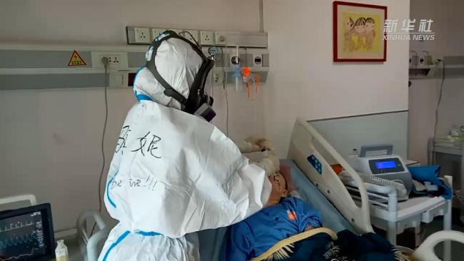 上海战疫看点丨上海7岁危重症新冠患儿康复出院
