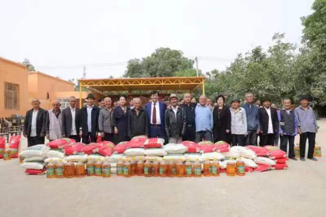 中国国际文化传播中心深入新疆墨玉县开展爱心捐赠活动