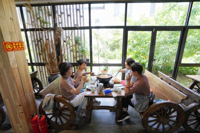 京郊农家乐：连夜备食材收拾卫生迎首日食客