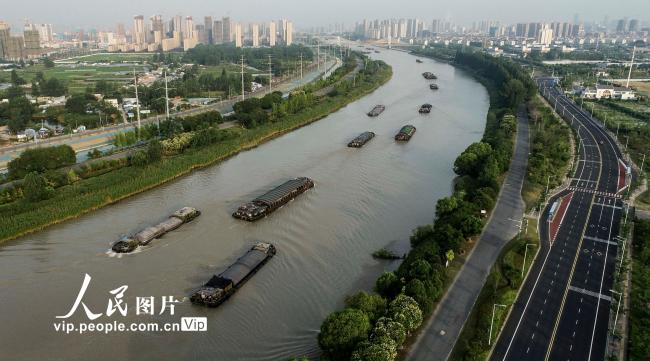 江苏淮安：繁忙的京杭大运河