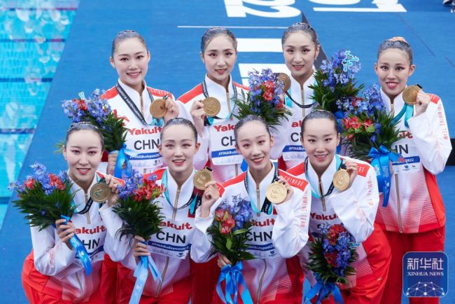 中国花游队夺世锦赛集体自由自选金牌