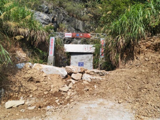 杭州废弃矿洞成网红探险地 当地连封5洞