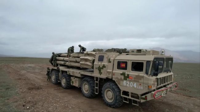 首次远火射击,全部命中!这群女兵真飒!