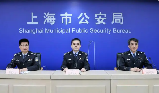 保姆“变装”代雇主做核酸