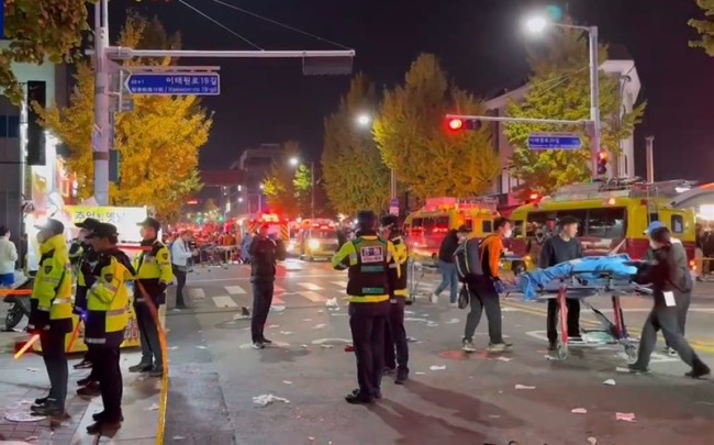 韩国梨泰院踩踏事故死亡人数升至155人