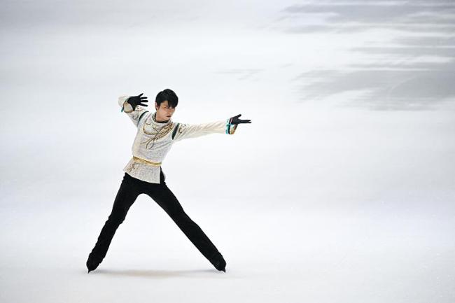 羽生结弦完成退役后首场表演