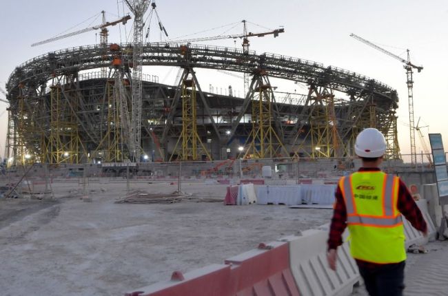 卡塔尔推世界杯纪念钞 “中国制造”赫然其上