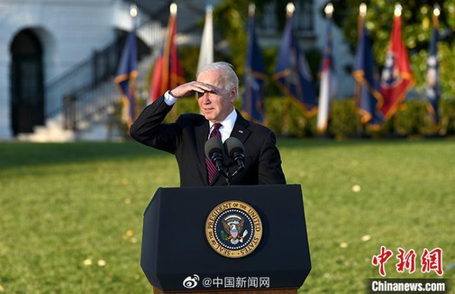拜登称特朗普辜负了美国！网友：两个老头争一份工作
