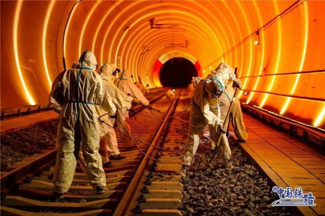 在跨国“时光隧道”里工作是什么体验？