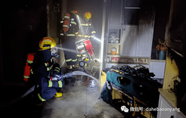 夫妻用发热坐垫引发火灾：加热桌垫坐垫都需谨慎选择