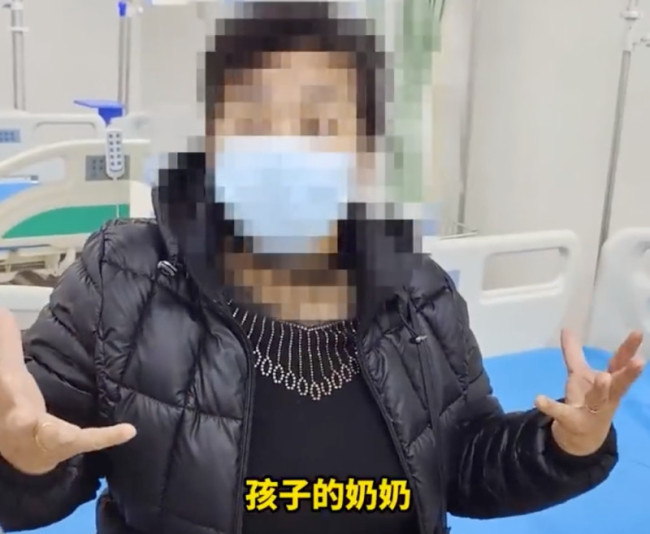 妹妹误将火碱当冰糖冲给姐姐喝：姐姐喝下一口后大叫