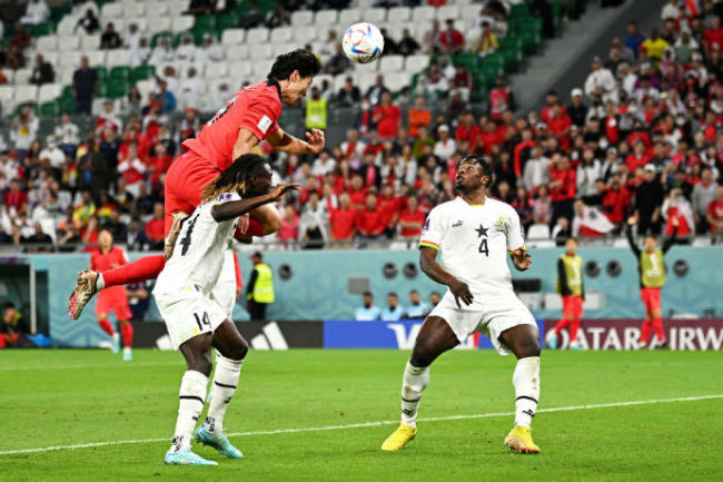韩国队不敌加纳小组出线无望 主帅赛后怒斥裁判被红牌驱逐
