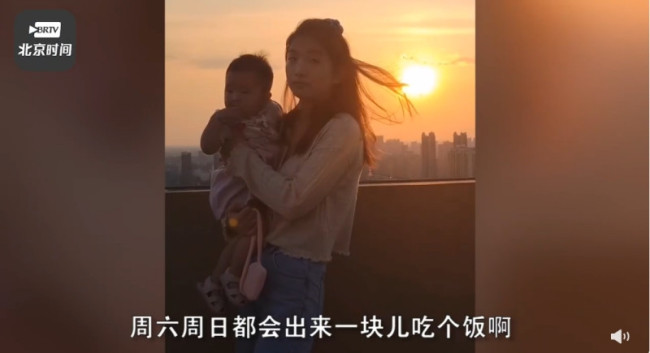 大四男生晒一家三口幸福日常：大二结婚，孩子快1岁