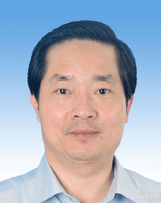 “诗人副区长”黄惠波被双开：收受礼品礼金各种敛财影响恶劣