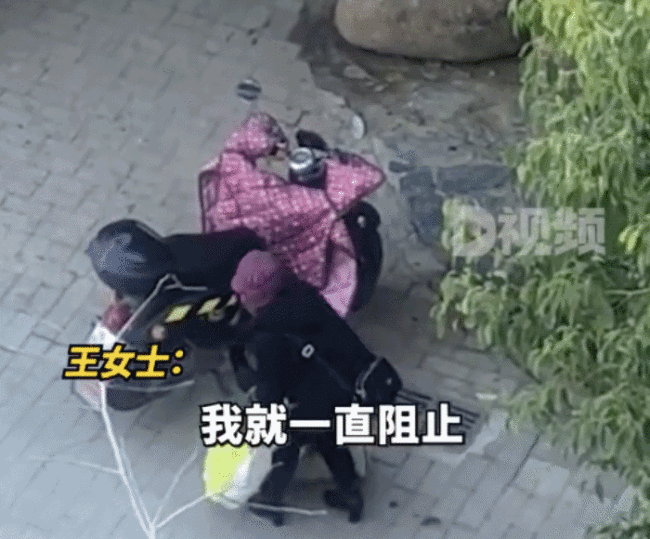 女儿阳性妈妈骑16公里来送菜 ：她瞒着我偷偷来