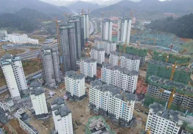 媒体：地方基建欠了六十多万亿 坑大如斯该咋弄？
