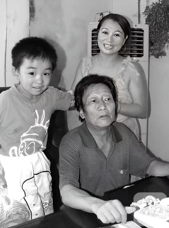 “傻子瓜子”创始人年广九逝世，被誉为“中国第一商贩”