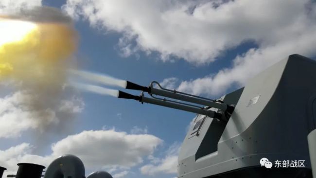 登陆舰编队,破浪出击!