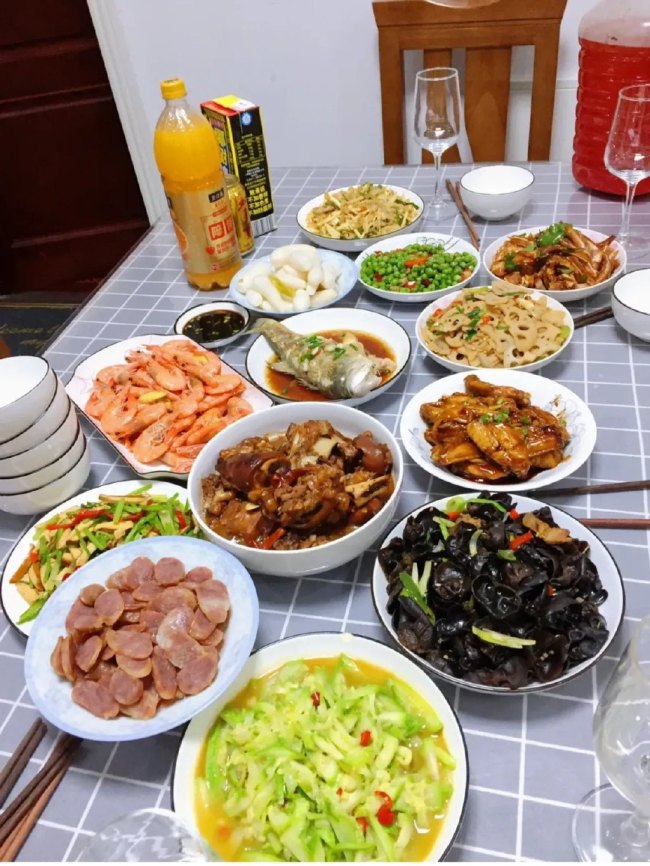 中国哪个省的酒席最好?福建人的家宴好丰富啊!_新闻频道_中华网