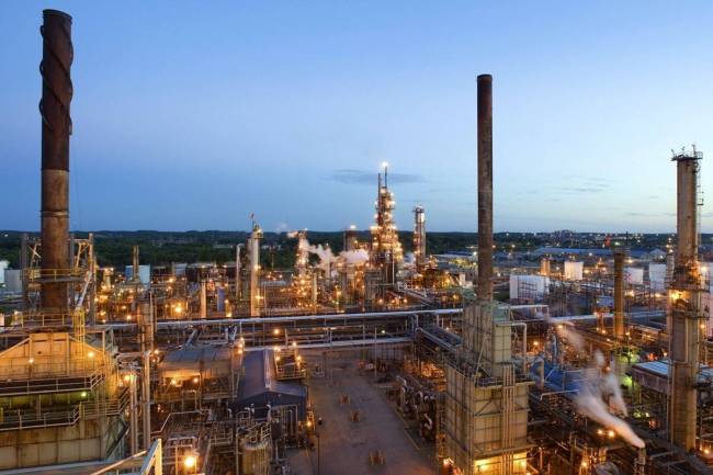 尝到甜头后，印度声称将继续采购俄罗斯石油，还公开捅美国一刀