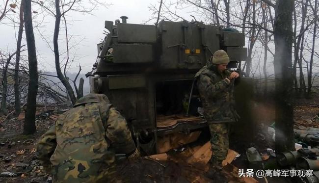 乌克兰反击奏效，俄军拥堵在巴赫穆特河渡口遭炮火轰炸伤亡过百