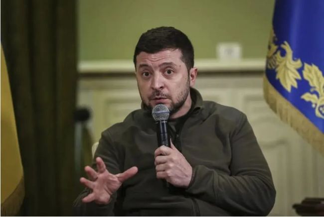 “吸血鬼”泽连斯基，或将拖垮整个西方世界，而不是俄罗斯