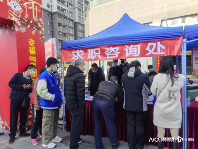 不体谅年轻人，建议专家别再建议，还点评年轻人能力不够