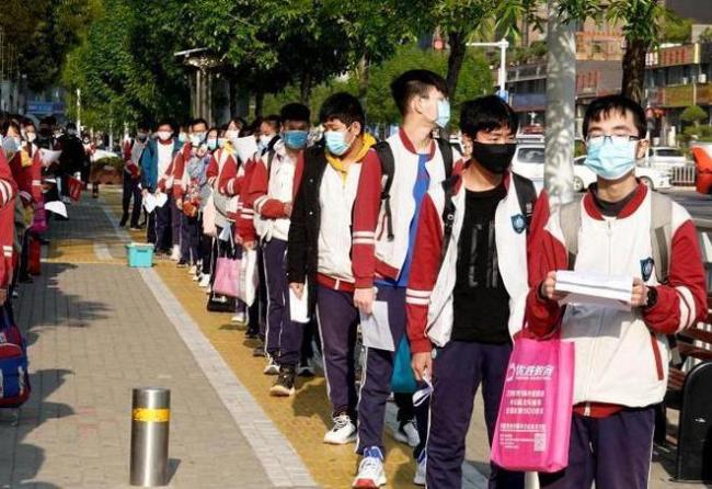 国家卫健委明确开学返校要求:不组织康复期参加剧烈运动