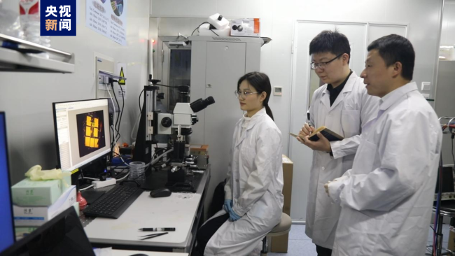 我国科学家实现极化激元晶体管