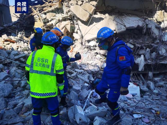中国蓝天救援队在土耳其救出幸存者1人