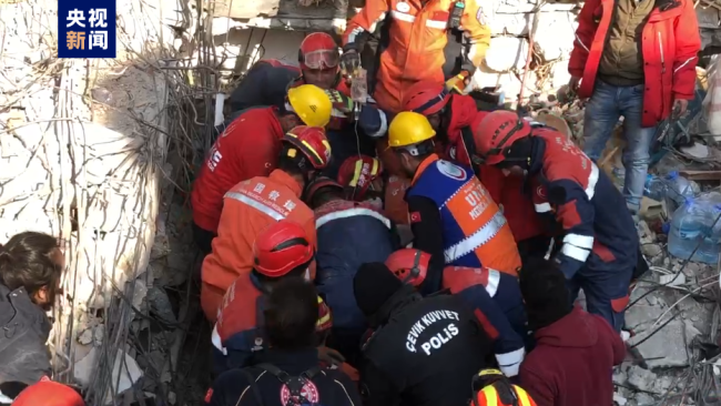 震后超150小时 中国救援队在土耳其再救出幸存者
