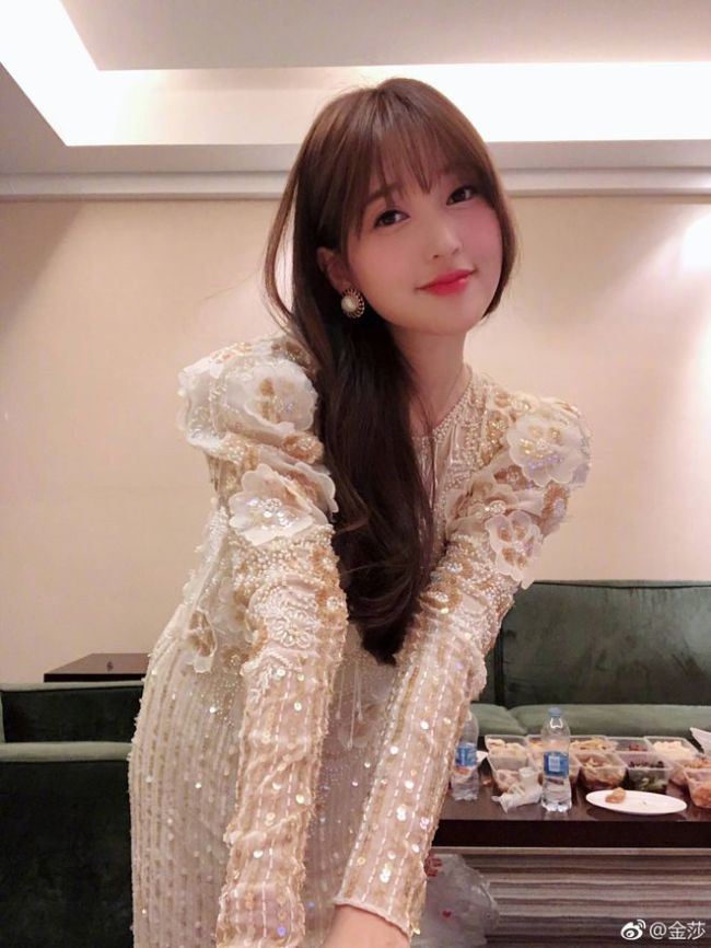 金沙公开恋情 近40岁的女生谈恋爱一定是奔着结婚去的吧