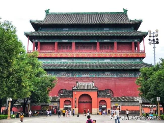 北京鼓楼火出圈引游客打卡，为个啥？
