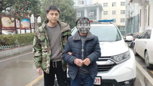 男子抢劫156元后藏山洞14年 网友：这...值得吗？