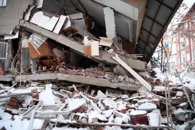 土耳其扩大震区建筑倒塌调查已逮捕184人