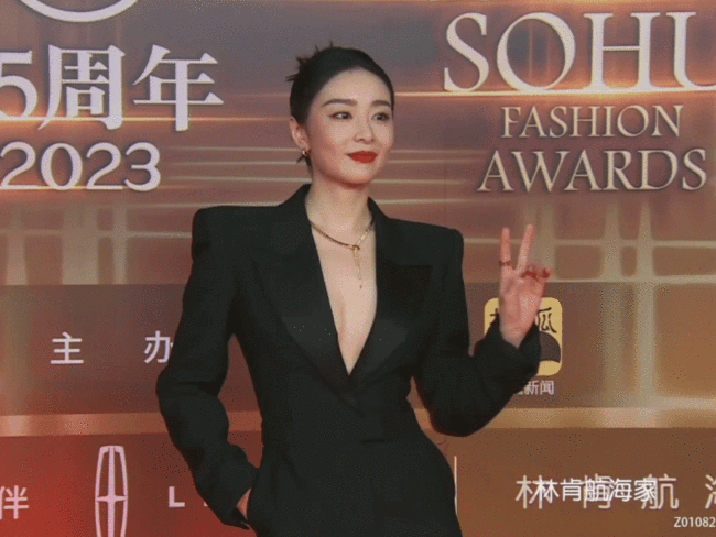 高叶黑色西装红毯造型好绝 倪妮对高叶说你超美的