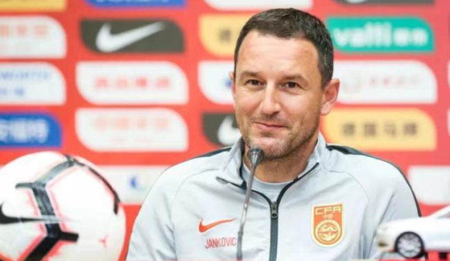  国足部分球员请假 扬科维奇上任就猝不及防 