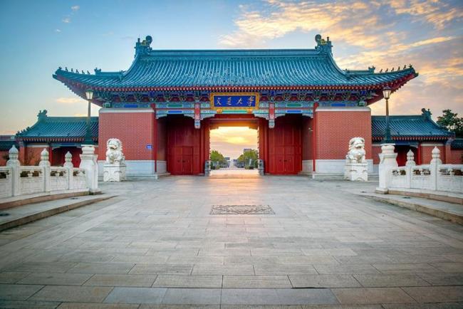 华师大学生划船到交大 同济：不带我玩是吧 